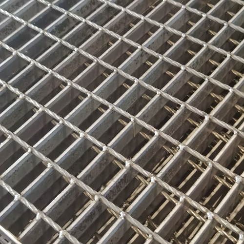 平臺鍍鋅鋼格板鋼格柵G323/30/100的特性與應用