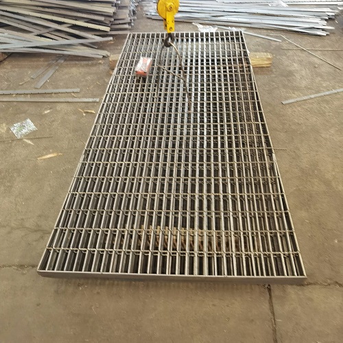 鋼格柵鋼格板G403/30/100：防滑、防腐與高強(qiáng)度
