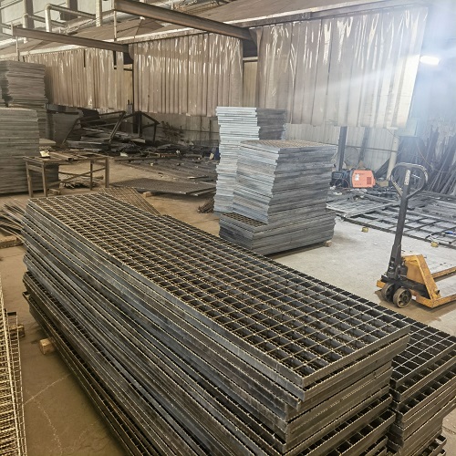 平臺鋼格板鋼格柵排水與通風效果