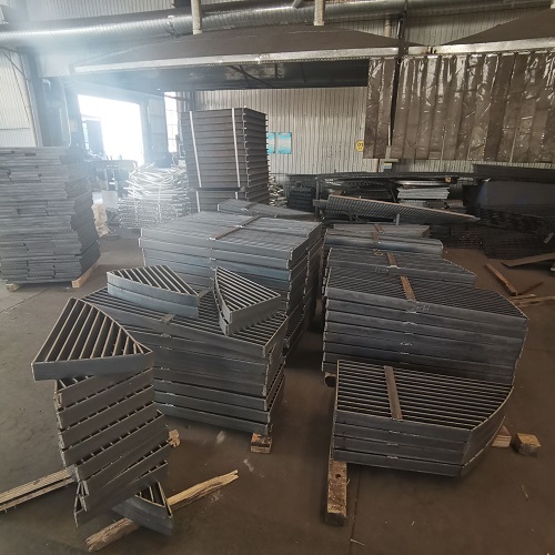 高空用平臺鋼格板邊緣處理至關重要